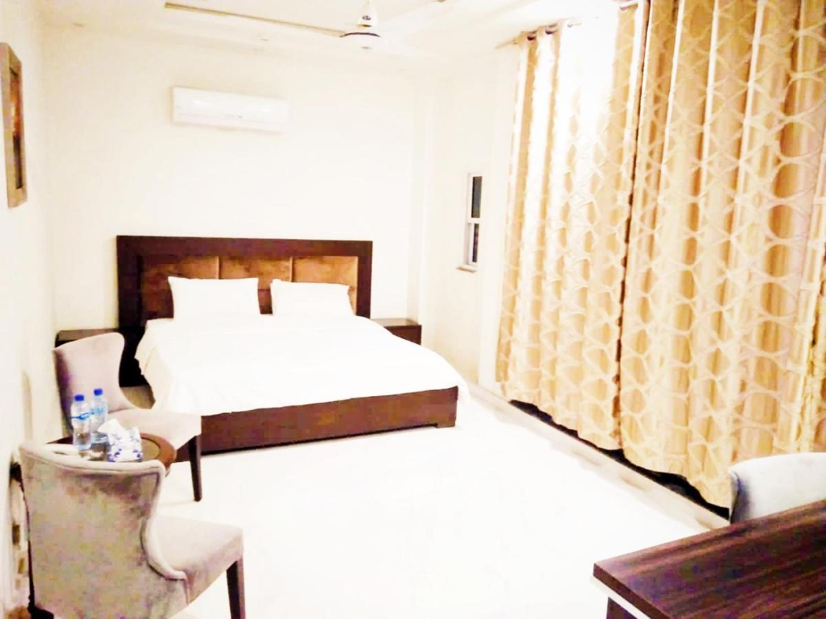 Jade Dragon Hotel Dha Lahore Exterior photo