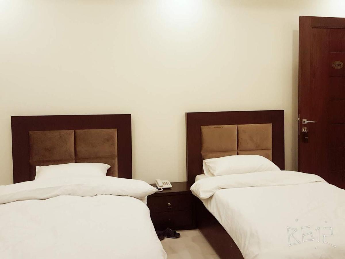 Jade Dragon Hotel Dha Lahore Exterior photo